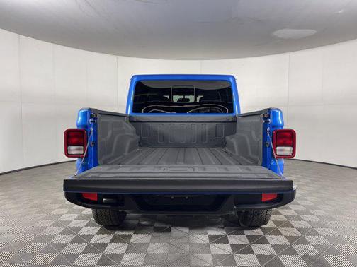 2024 Jeep Gladiator Nighthawk