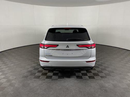 2023 Mitsubishi Outlander ES 2.5 S-AWC