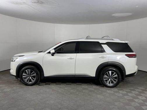 2024 Nissan Pathfinder SL 4WD