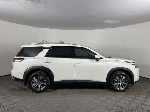 2024 Nissan Pathfinder SL 4WD