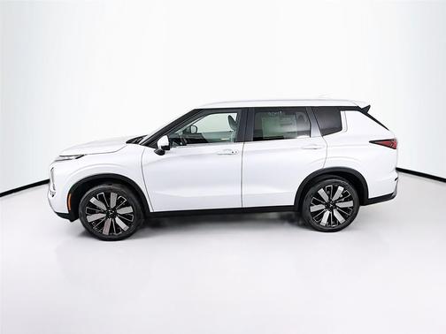 White Diamond 2026 Mitsubishi Outlander SE S-AWC
