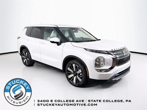 White Diamond 2026 Mitsubishi Outlander SE S-AWC