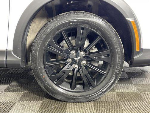 2023 Mitsubishi Eclipse Cross LE