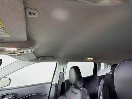 Granite Crystal Metallic Clearcoat 2018 Jeep Compass Trailhawk