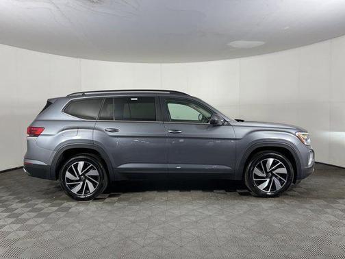 2024 Volkswagen Atlas 2.0T SE w/Technology 4MOTION