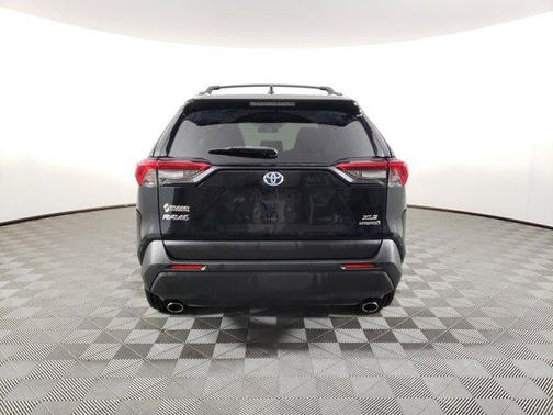 2020 Toyota RAV4 Hybrid XLE