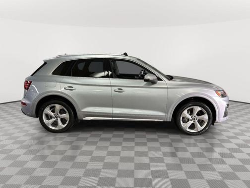 Florett Silver Metallic 2021 Audi Q5 40 Premium Plus