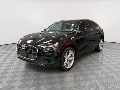 Mythos Black Metallic 2023 Audi Q8 55 Premium