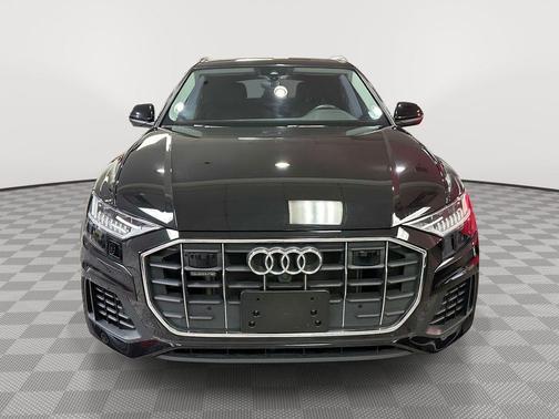 Mythos Black Metallic 2023 Audi Q8 55 Premium