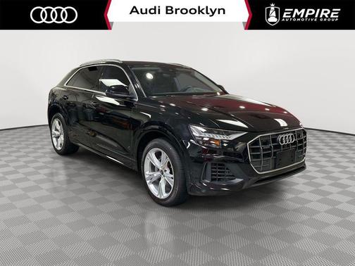 Mythos Black Metallic 2023 Audi Q8 55 Premium