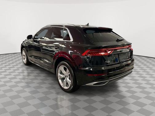 Mythos Black Metallic 2023 Audi Q8 55 Premium