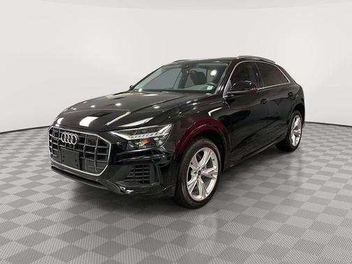 Mythos Black Metallic 2023 Audi Q8 55 Premium