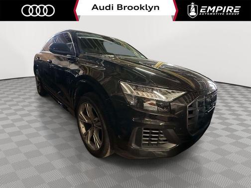 Mythos Black Metallic 2023 Audi Q8 55 Premium