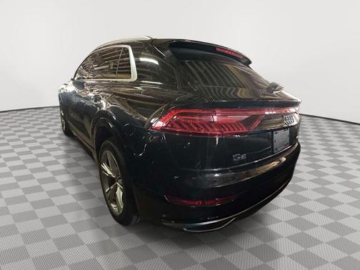 Mythos Black Metallic 2023 Audi Q8 55 Premium