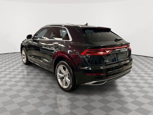 Mythos Black Metallic 2023 Audi Q8 55 Premium