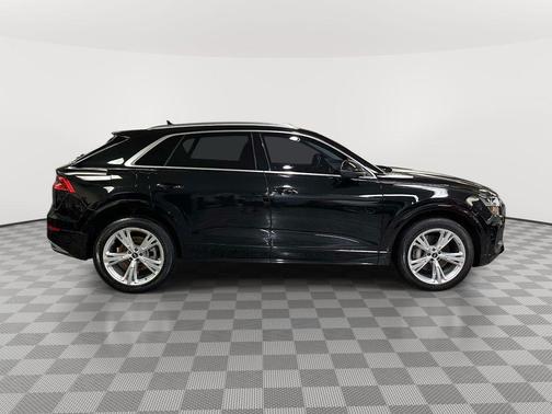 Mythos Black Metallic 2023 Audi Q8 55 Premium