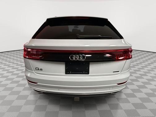 Carrara White 2023 Audi Q8 55 Premium