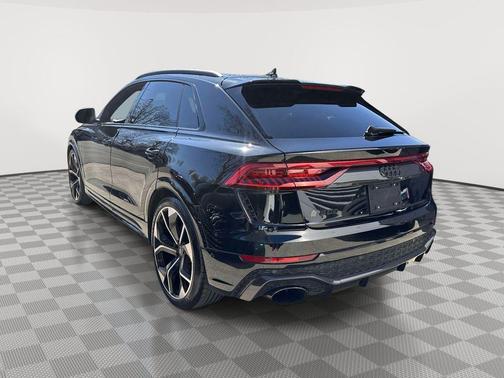Mythos Black Metallic 2023 Audi RS Q8 4.0T quattro