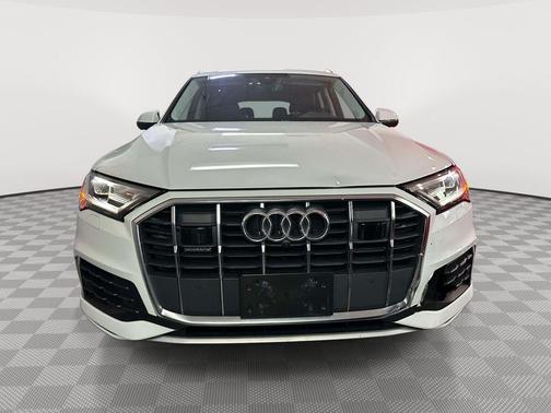 Carrara White 2022 Audi Q7 55 Premium Plus
