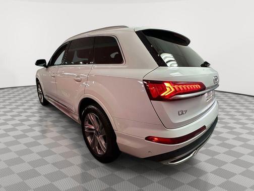 Carrara White 2022 Audi Q7 55 Premium Plus