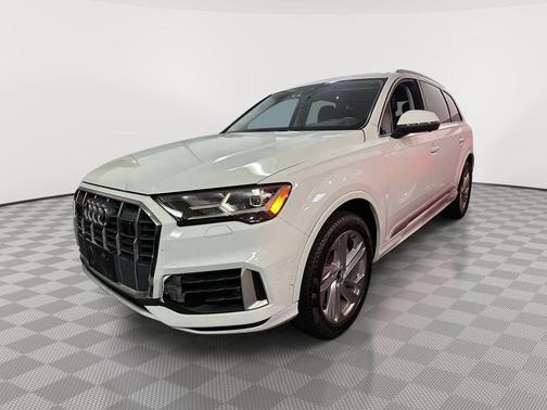 Carrara White 2022 Audi Q7 55 Premium Plus