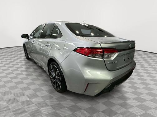 Classic Silver Metallic 2020 Toyota Corolla SE