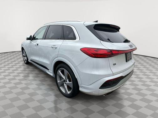 Glacier White Metallic 2025 Audi Q5 2.0T quattro Premium