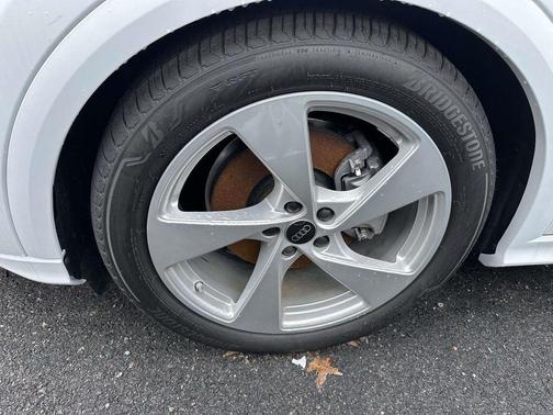 Glacier White Metallic 2025 Audi Q5 2.0T quattro Premium