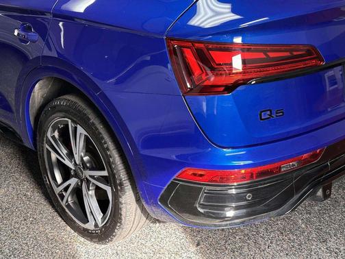 Ultra Blue Metallic 2025 Audi Q5 45 S line quattro Premium