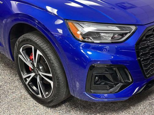 Ultra Blue Metallic 2025 Audi Q5 45 S line quattro Premium