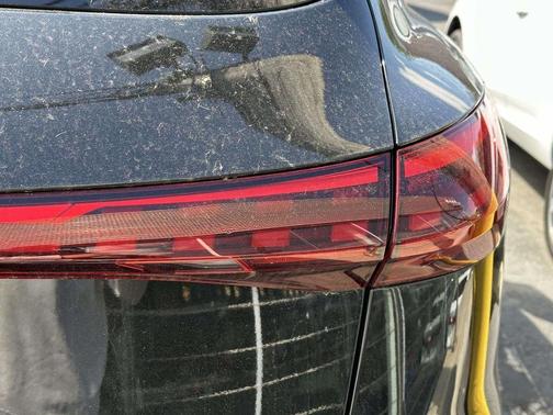Mythos Black Metallic 2025 Audi Q5 2.0T quattro Premium