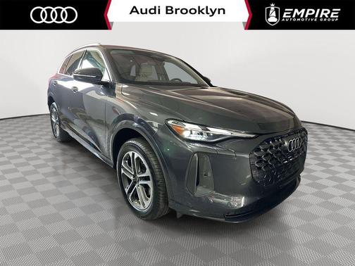 Tambora Gray Metallic 2025 Audi Q5 2.0T quattro Premium