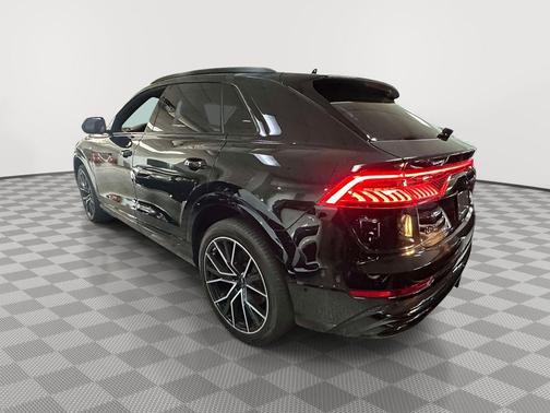 Mythos Black Metallic 2023 Audi Q8 55 Premium Plus