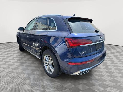 Navarra Blue Metallic 2024 Audi Q5 45 S line quattro Premium