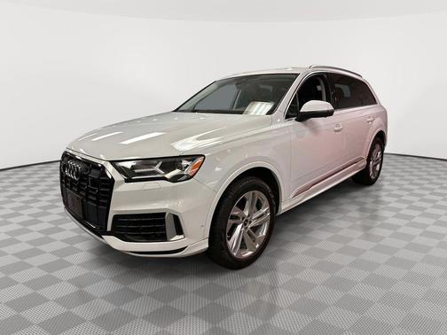 Glacier White Metallic 2023 Audi Q7 45 Premium