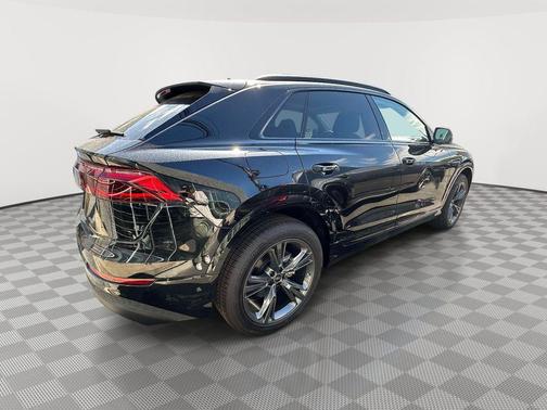 Mythos Black Metallic 2026 Audi Q8 55 Premium