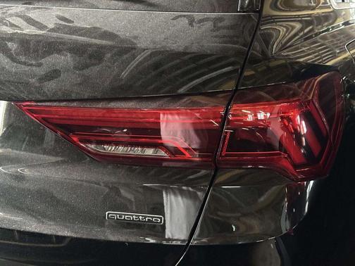 Mythos Black Metallic 2023 Audi Q3 45 S line Premium