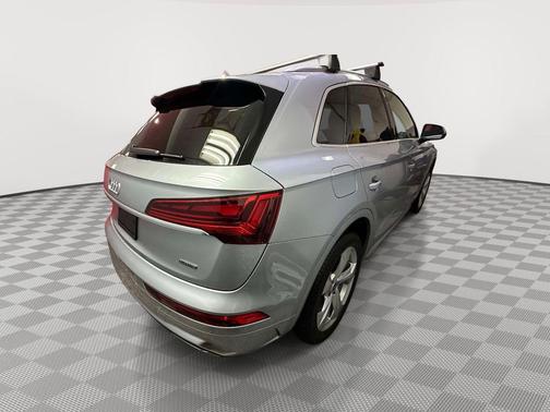 Florett Silver Metallic 2023 Audi Q5 45 S line quattro Premium