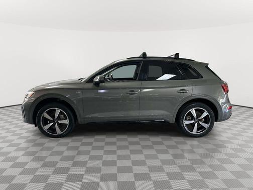 Chronos Gray Metallic 2023 Audi Q5 45 S line quattro Premium