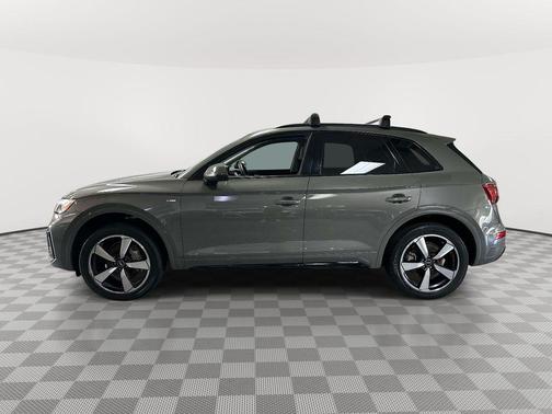 Chronos Gray Metallic 2023 Audi Q5 45 S line quattro Premium
