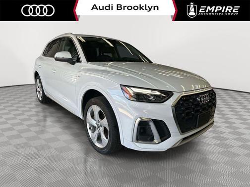 Glacier White Metallic 2023 Audi Q5 45 S line quattro Premium