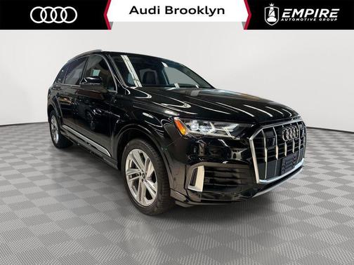 Mythos Black Metallic 2022 Audi Q7 55 Premium Plus