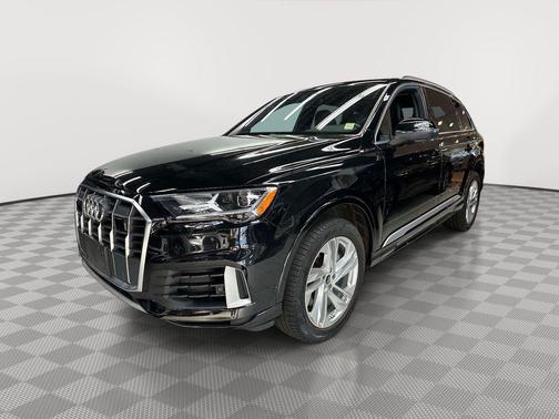 Mythos Black Metallic 2022 Audi Q7 55 Premium Plus