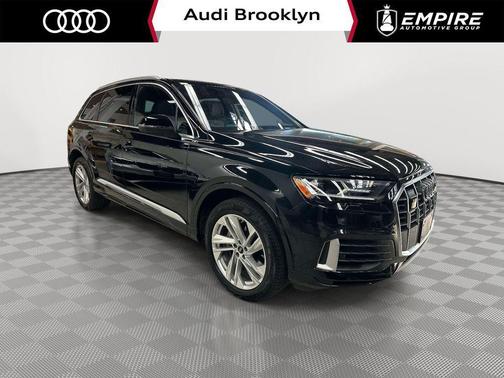Mythos Black Metallic 2022 Audi Q7 55 Premium Plus