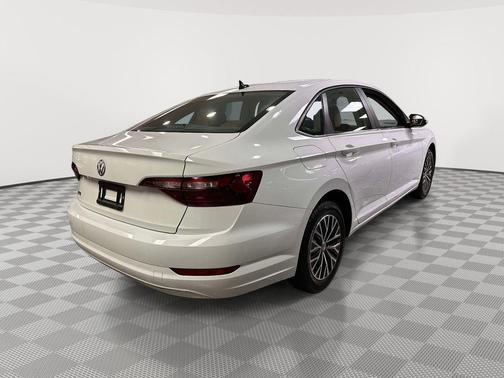 Pure White 2021 Volkswagen Jetta 1.4T SE