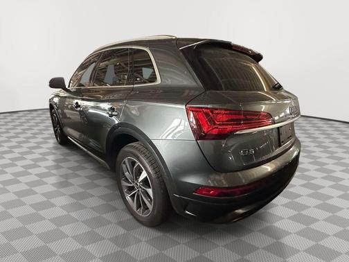 Daytona Gray Pearl Effect 2023 Audi Q5 45 S line quattro Premium