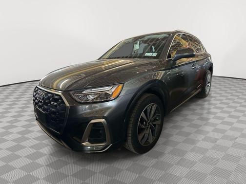 Daytona Gray Pearl Effect 2023 Audi Q5 45 S line quattro Premium