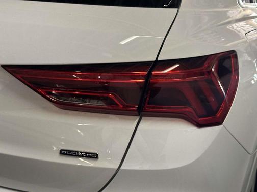 Ibis White 2023 Audi Q3 45 S line Premium