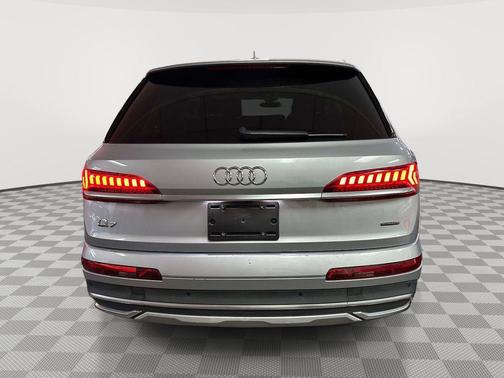 Florett Silver Metallic 2021 Audi Q7 55 Prestige