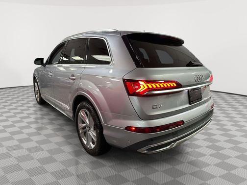 Florett Silver Metallic 2021 Audi Q7 55 Prestige